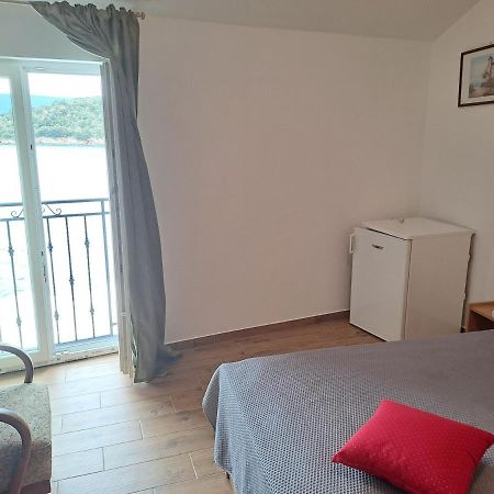 Sobe Mamalu Bed and Breakfast Valun Εξωτερικό φωτογραφία