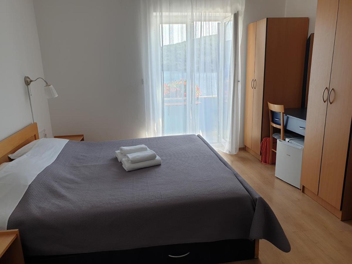 Sobe Mamalu Bed and Breakfast Valun Εξωτερικό φωτογραφία