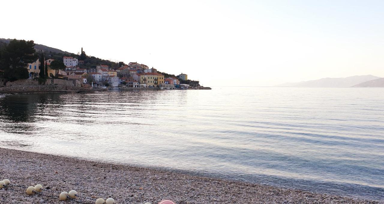 Sobe Mamalu Bed and Breakfast Valun Εξωτερικό φωτογραφία