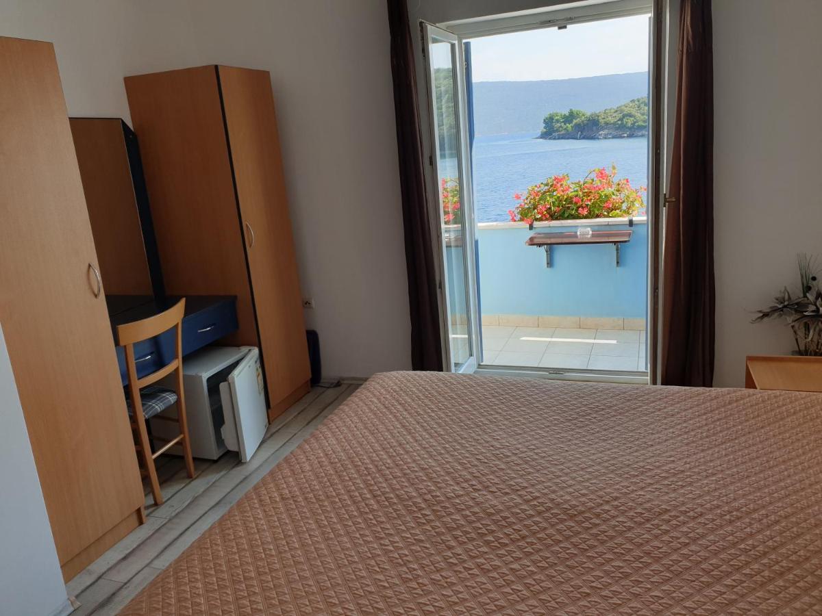 Sobe Mamalu Bed and Breakfast Valun Εξωτερικό φωτογραφία