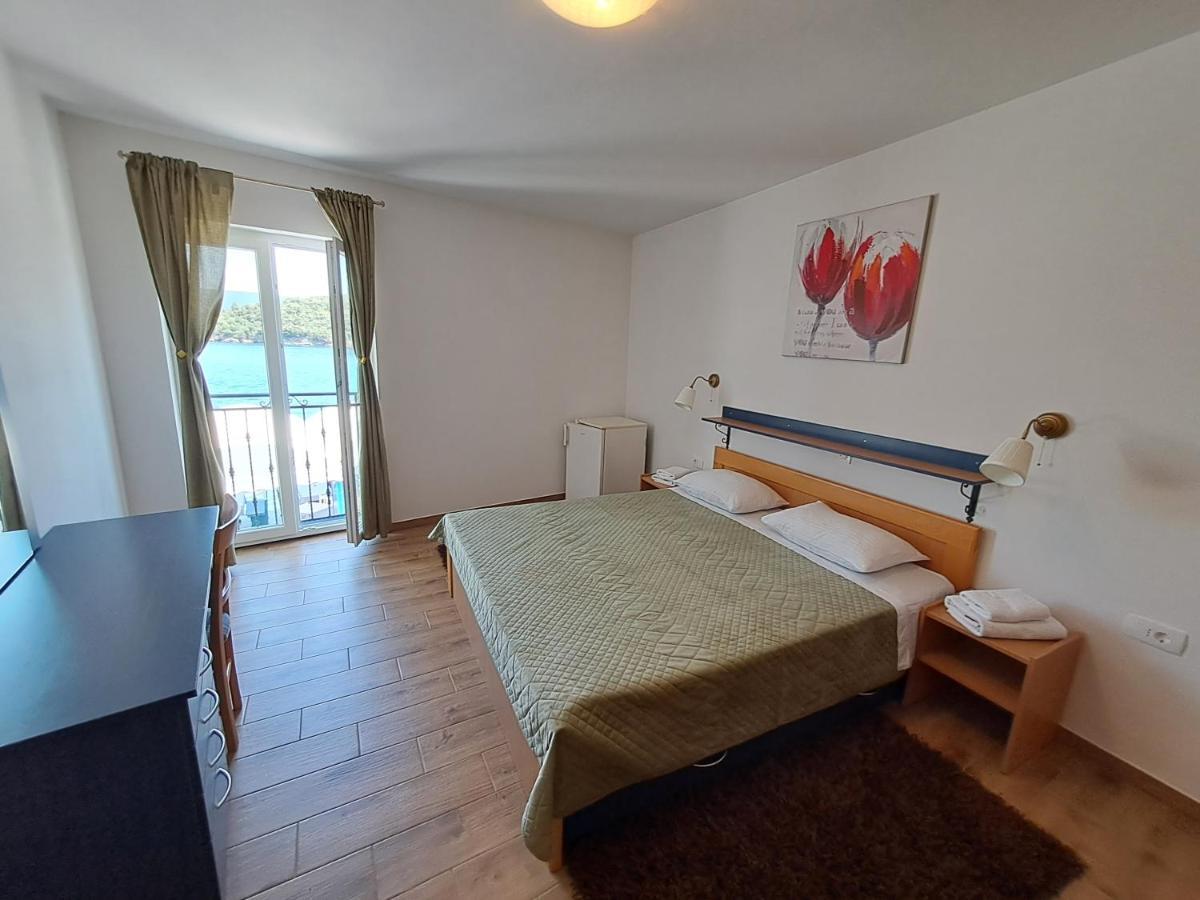 Sobe Mamalu Bed and Breakfast Valun Εξωτερικό φωτογραφία