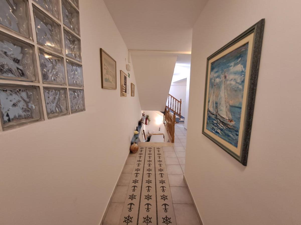 Sobe Mamalu Bed and Breakfast Valun Εξωτερικό φωτογραφία
